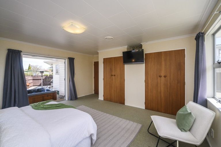 Photo of property in 7 Dunk Place, Milson, Palmerston North, 4414
