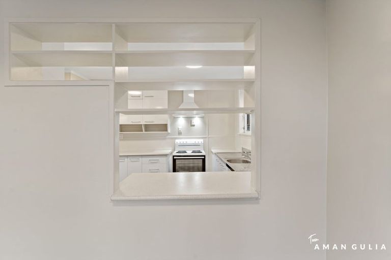 Photo of property in 18 Grandison Crescent, New Lynn, Auckland, 0600