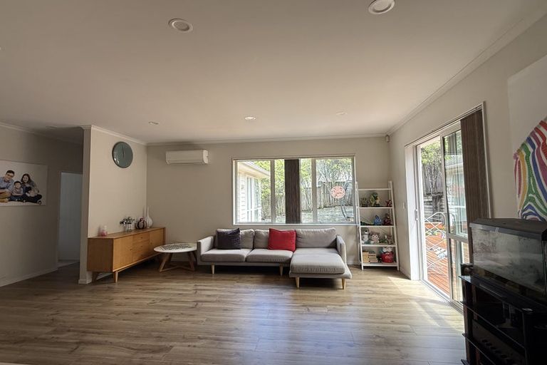 Photo of property in 66 Harrowglen Drive, Northcross, Auckland, 0630