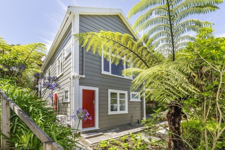 Photo of property in 325 Ohiro Road, Brooklyn, Wellington, 6021