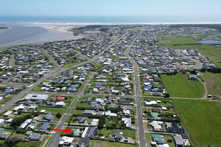 Photo of property in 41 Edinburgh Terrace, Foxton Beach, Foxton, 4815