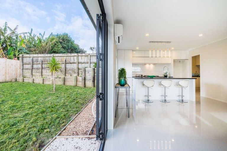 Photo of property in 9a Netherlands Avenue, Kelston, Auckland, 0602