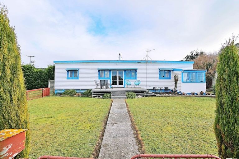 Photo of property in 16 Walker Street, Riverton/aparima, Riverton, 9822