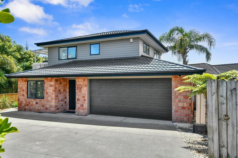 Photo of property in 11a Logan Place, Waiuku, 2123