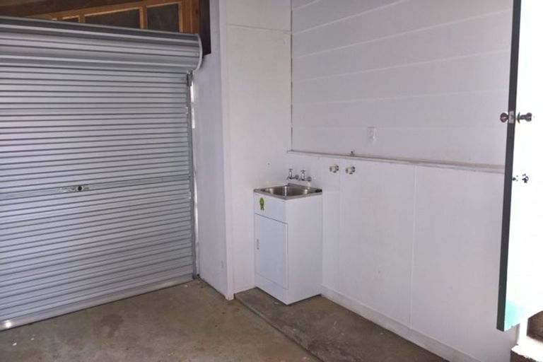 Photo of property in 2/29 Joshua Place, Weymouth, Auckland, 2103