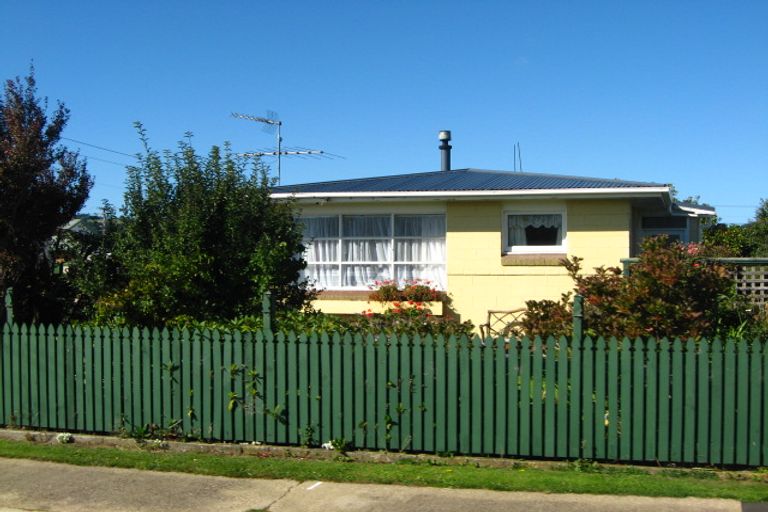 Photo of property in 12 Ross Street, Mosgiel, 9024