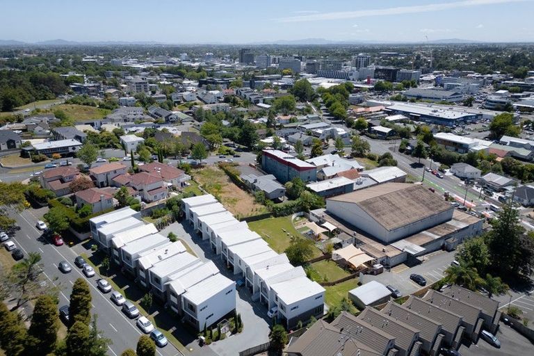 Photo of property in 10/19 Ruakiwi Road, Hamilton Lake, Hamilton, 3204