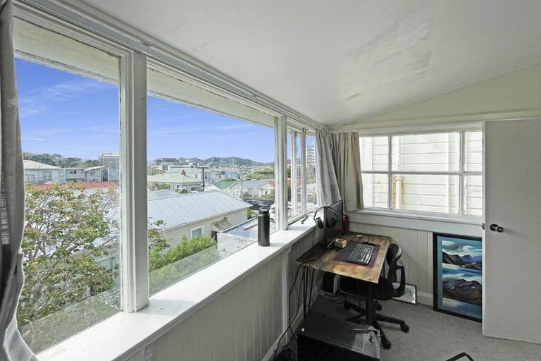 Photo of property in 127 Wallace Street, Mount Cook, Wellington, 6021