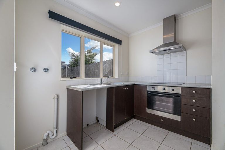 Photo of property in 10 Rosandich Drive, Sunnyvale, Auckland, 0612