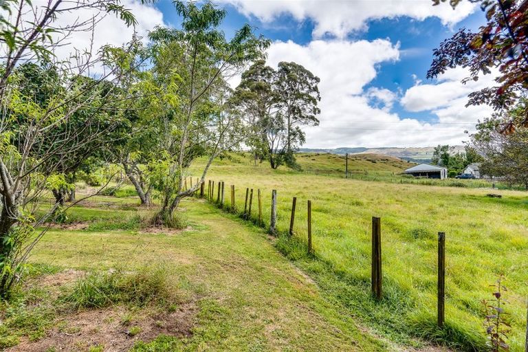 Photo of property in 877 Hendley Road, Patoka, Napier, 4186