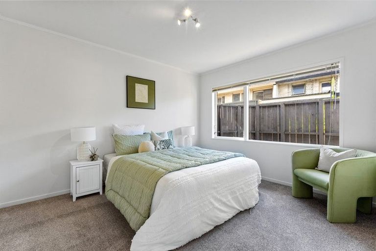 Photo of property in 55a Pigeon Mountain Road, Half Moon Bay, Auckland, 2012