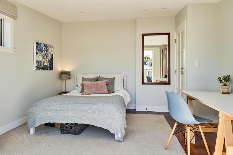 Photo of property in 386 Muritai Road, Eastbourne, Lower Hutt, 5013