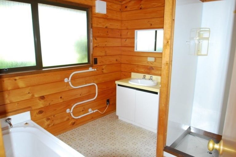 Photo of property in 10 Mervyn Place, Plimmerton, Porirua, 5026