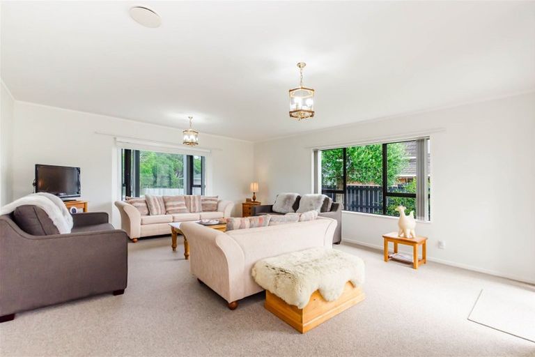 Photo of property in 35 Ngaio Road, Waikanae, 5036