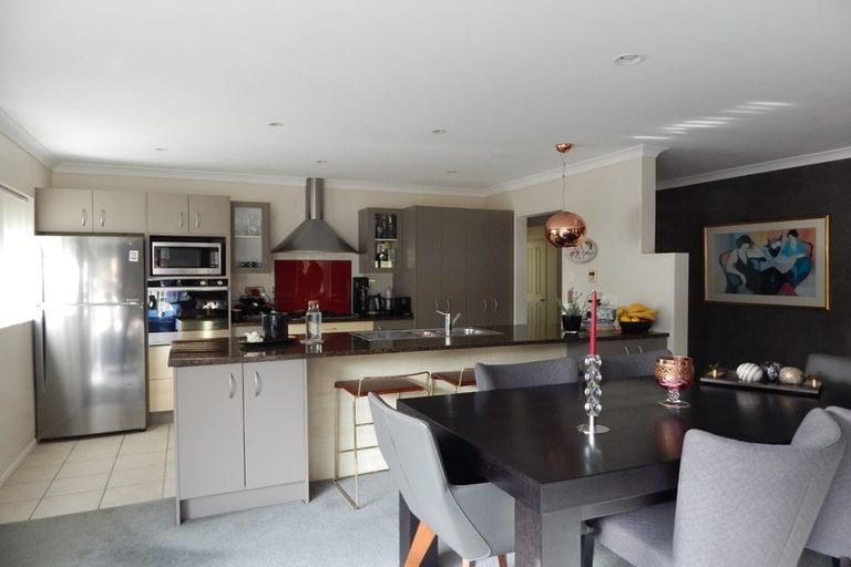 Photo of property in 15 Reidy Place, Pukekohe, 2120