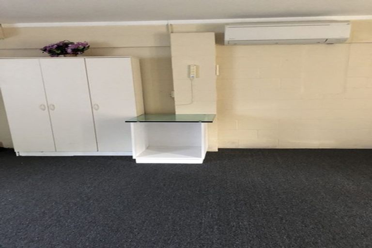 Photo of property in 17 Goodwood Drive, Goodwood Heights, Auckland, 2105