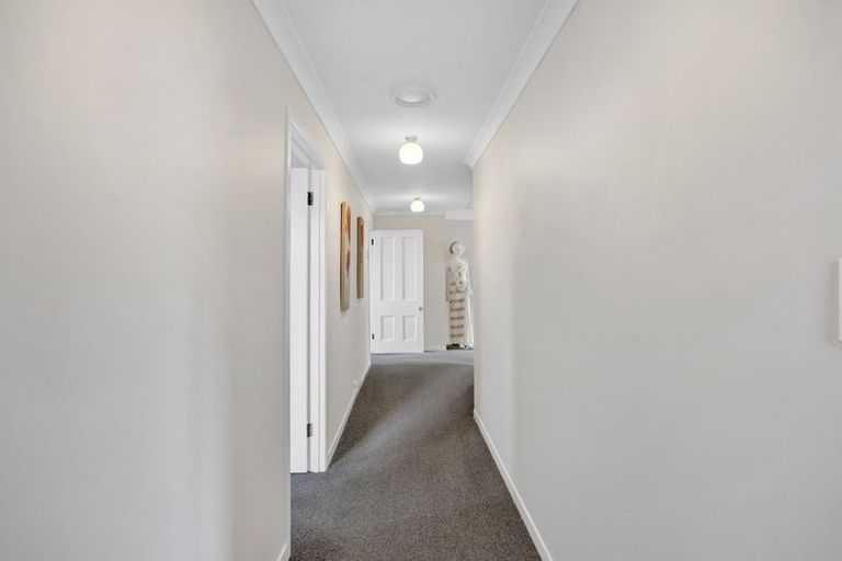 Photo of property in 124 Weraroa Road, Waverley, 4510