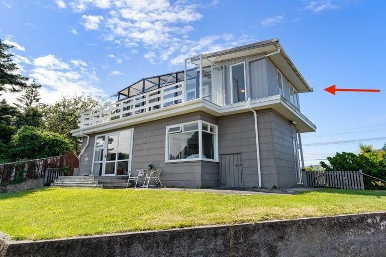 Photo of property in 111 Golf Road, Paraparaumu Beach, Paraparaumu, 5032