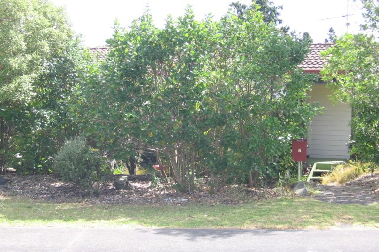 Photo of property in 5 Emery Grove, Bayview, Auckland, 0629