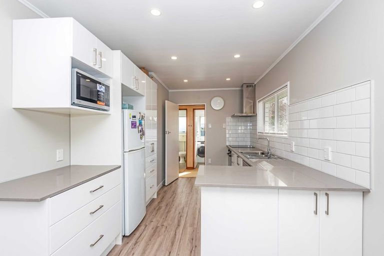 Photo of property in 38 Abraham Crescent, Milson, Palmerston North, 4414