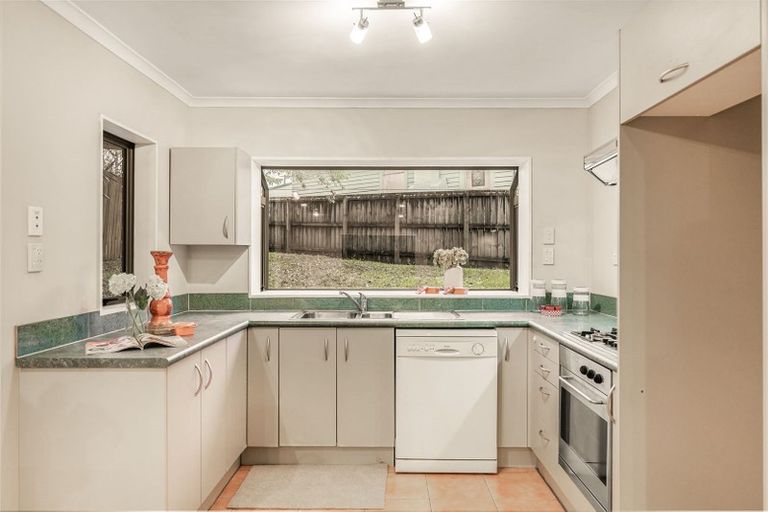 Photo of property in 84a Glengarry Road, Glen Eden, Auckland, 0602