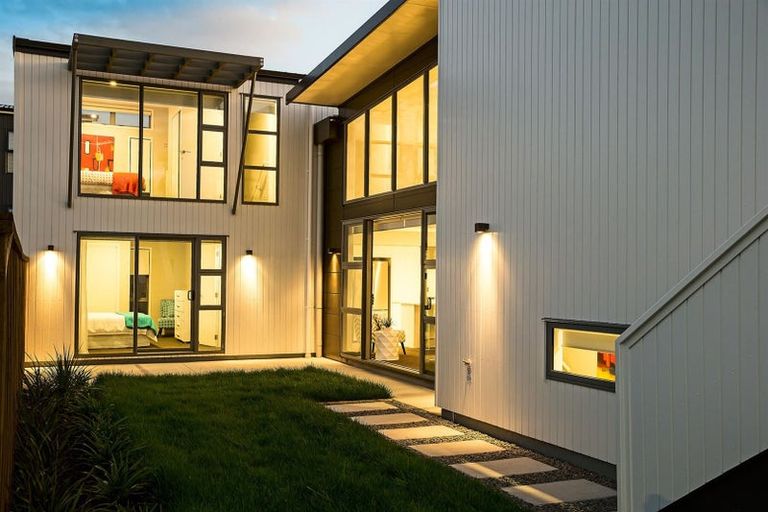 Photo of property in 4 Liquidambar Drive, Hobsonville, Auckland, 0616