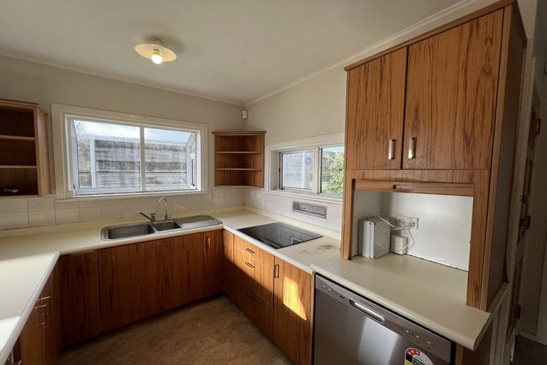 Photo of property in 25 Marewa Street, Te Atatu South, Auckland, 0610