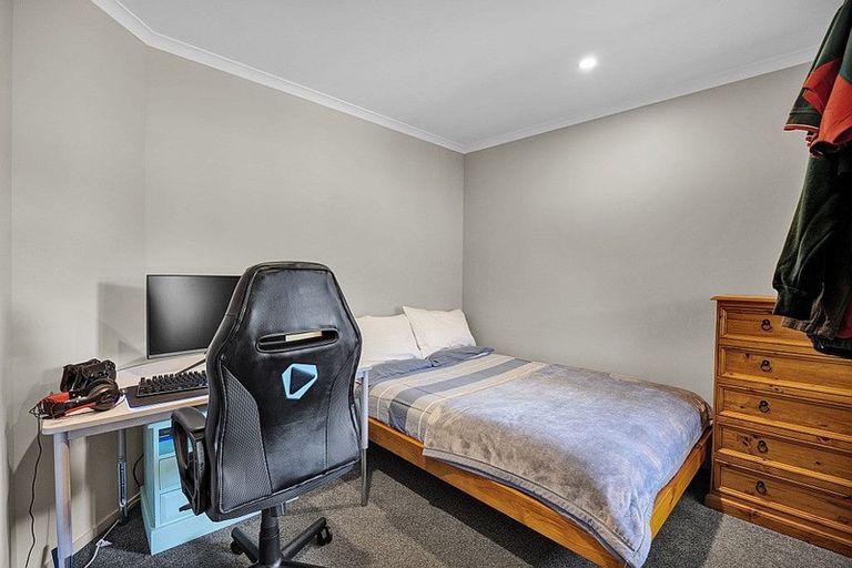 Photo of property in 2 Pipitea Place, Whalers Gate, New Plymouth, 4310