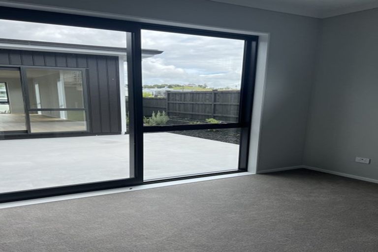 Photo of property in 65 Koura Drive, Red Beach, 0932