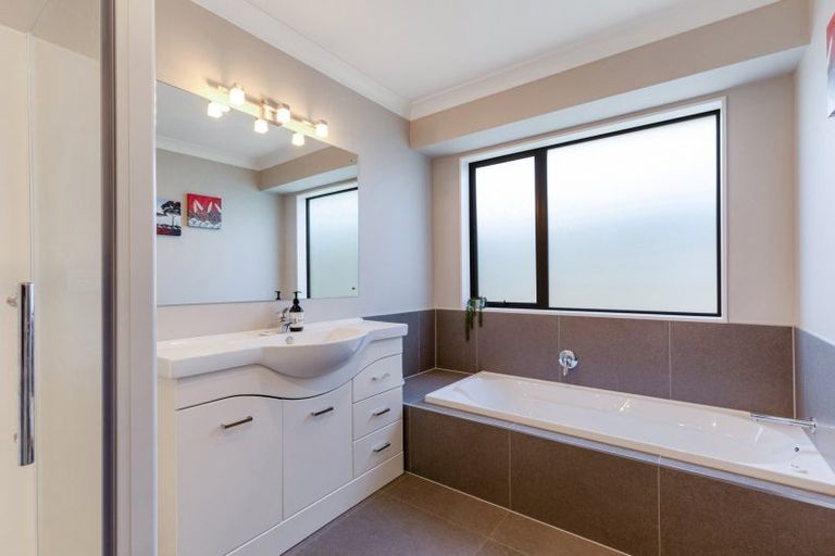 Photo of property in 23 Searle Drive, Patumahoe, Pukekohe, 2679