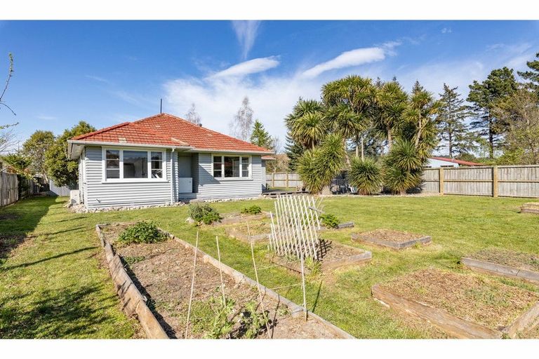 Photo of property in 13 Cross Street, Coalgate, 7673