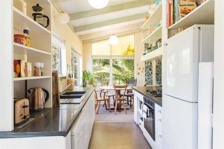 Photo of property in 22 Yorke Road, Haruru, 0204