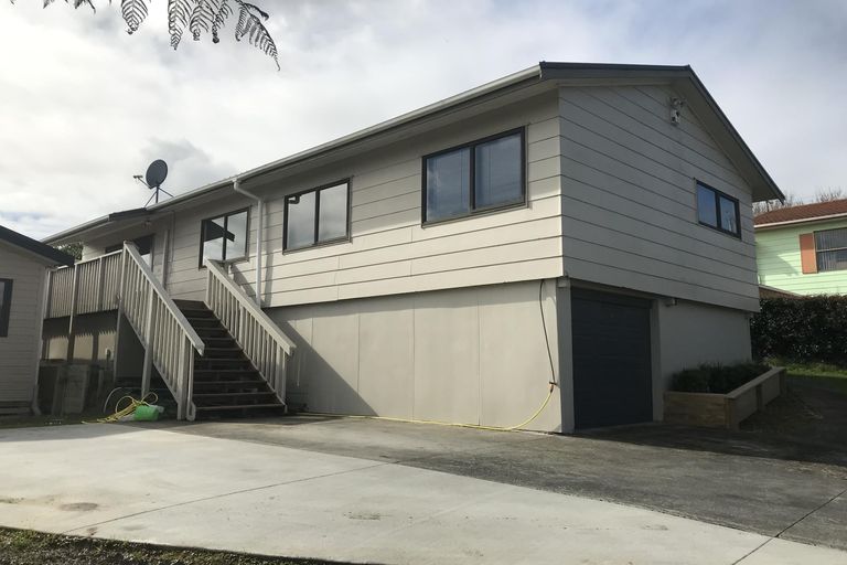 Photo of property in 4 Rotoma Rise, Clover Park, Auckland, 2019