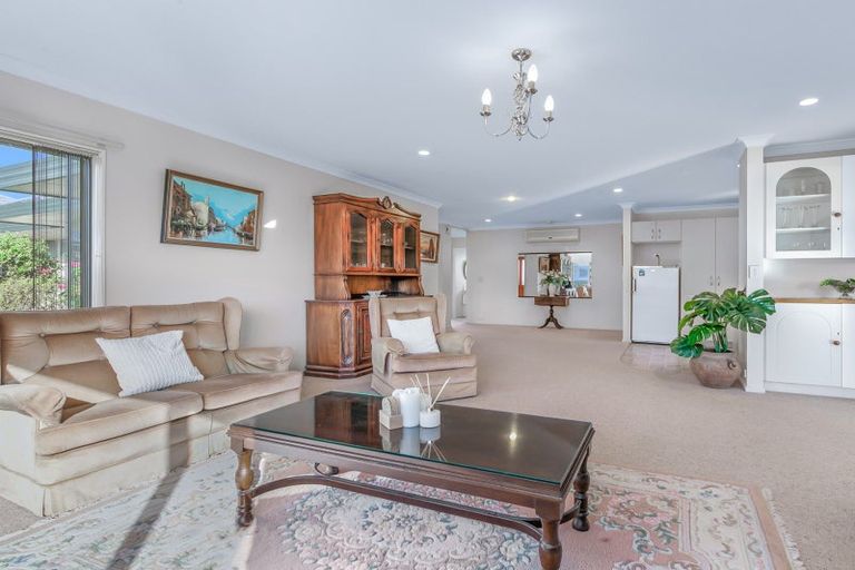 Photo of property in 63 Winchester Street, Levin, 5510