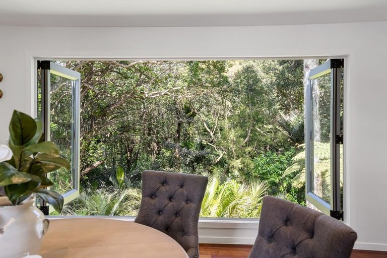 Photo of property in 18 Kereru Grove, Greenhithe, Auckland, 0632