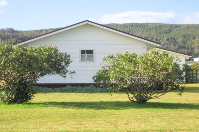 Photo of property in 112 Hetherington Road, Whangamata, 3620