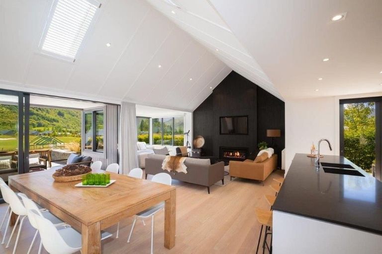Photo of property in 6 Ogilvie Lane, Arrowtown, Queenstown, 9371