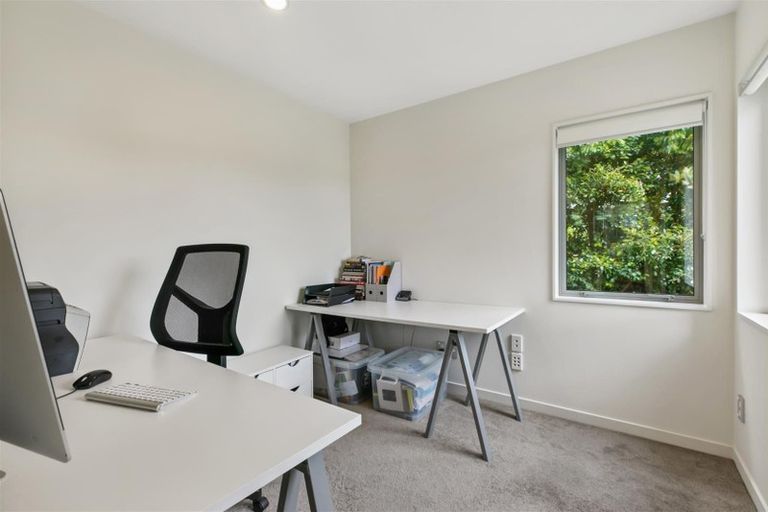 Photo of property in 2b St Clair Place, Browns Bay, Auckland, 0630