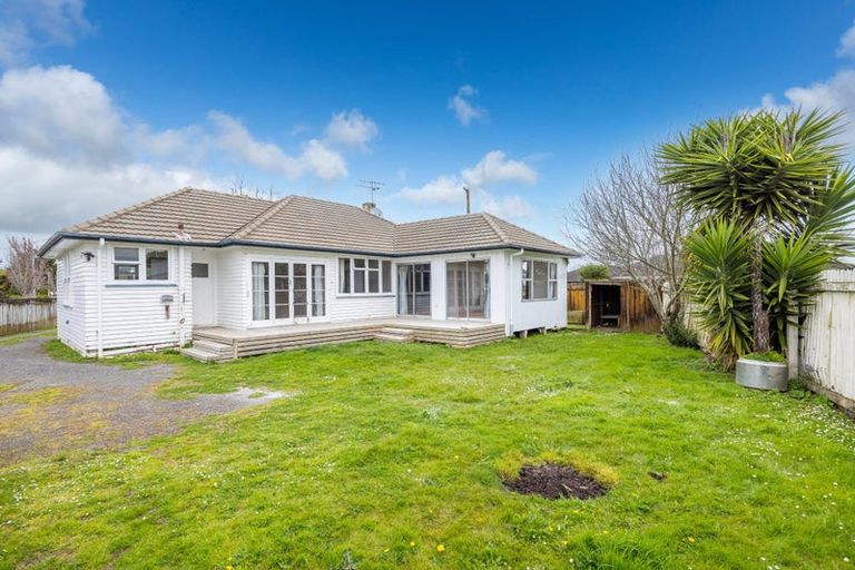 Photo of property in 8 Lee Place, Bader, Hamilton, 3206