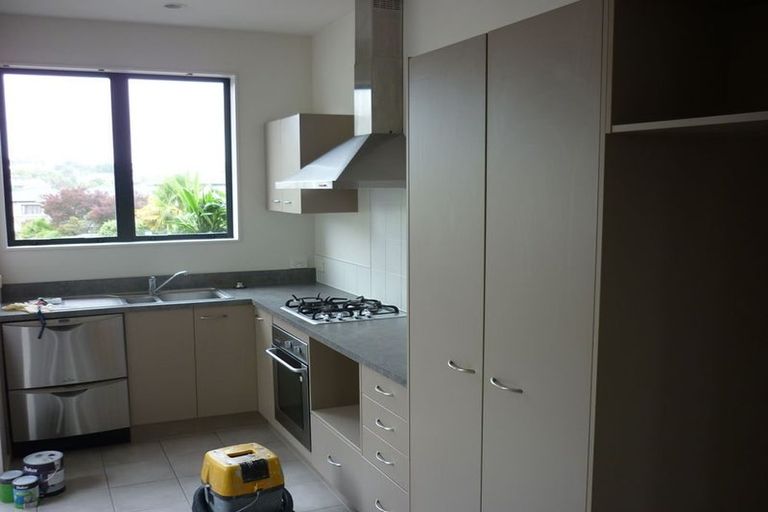 Photo of property in 24/22 Northcross Drive, Oteha, Auckland, 0632