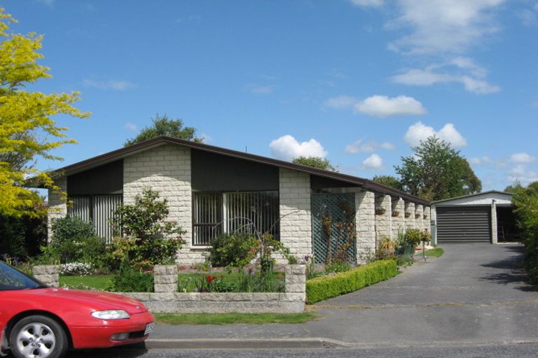 Photo of property in 20 Coates Place, Rangiora, 7400