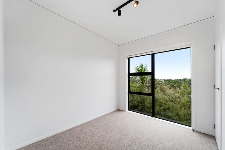 Photo of property in 1117b Whangaparaoa Road, Tindalls Beach, Whangaparaoa, 0930