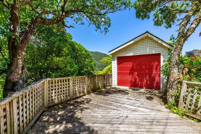 Photo of property in 21 Ferry Road, Days Bay, Lower Hutt, 5013