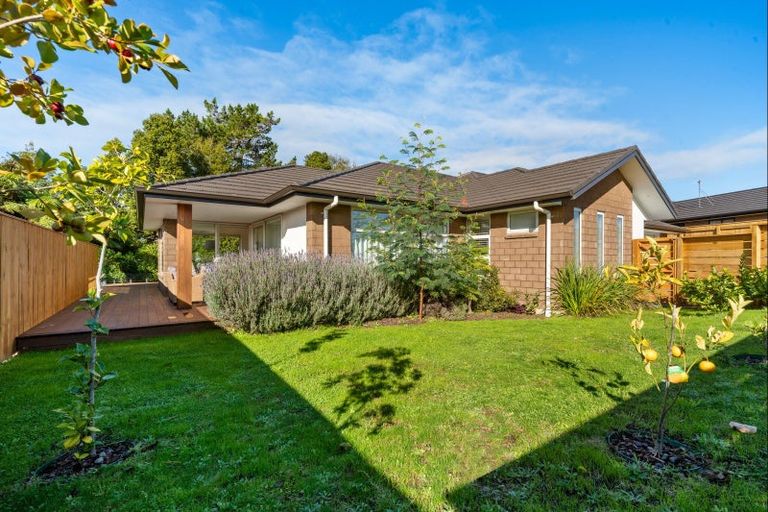 Photo of property in 16 Atutahi Street, Hurdon, New Plymouth, 4310