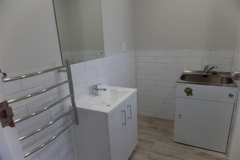 Photo of property in 2/67a Kenderdine Road, Papatoetoe, Auckland, 2025