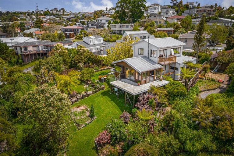 Photo of property in 143 West Harbour Drive, West Harbour, Auckland, 0618