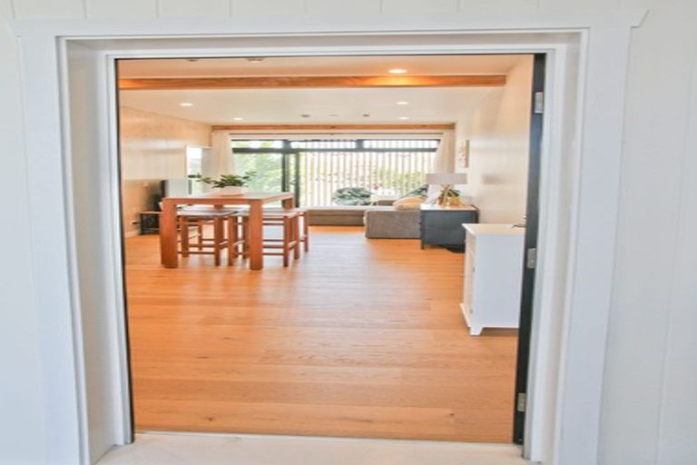 Photo of property in 6/167 Hobsonville Point Road, Hobsonville, Auckland, 0616