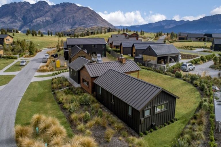 Photo of property in 6 Pendeen Crescent, Jacks Point, Queenstown, 9371