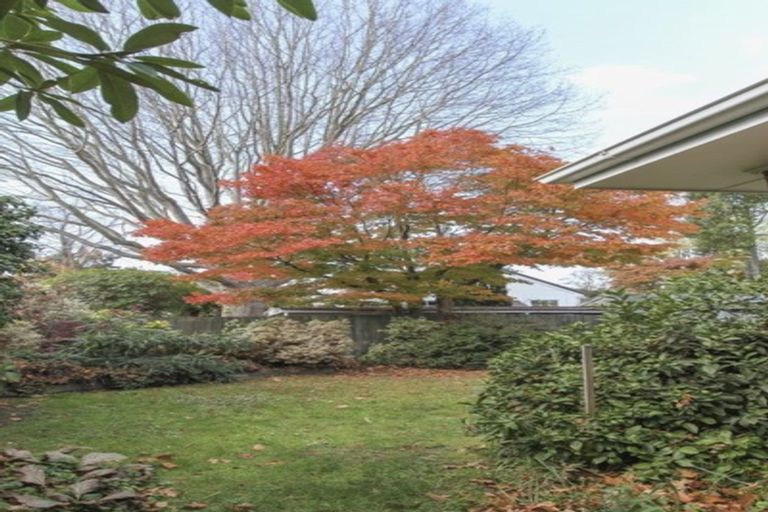 Photo of property in 32 Bryndwr Road, Fendalton, Christchurch, 8052