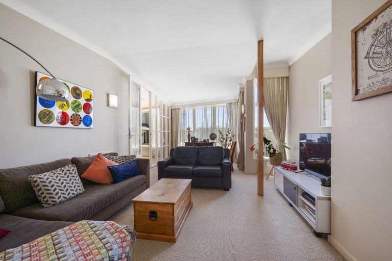 Photo of property in 6a Hauraki Road, Hauraki, Auckland, 0622